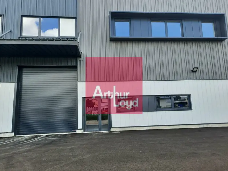 Entrepôt / Activité à louer - Clermont-Ferrand (63000) - 443 m² - 3 359 €/mois