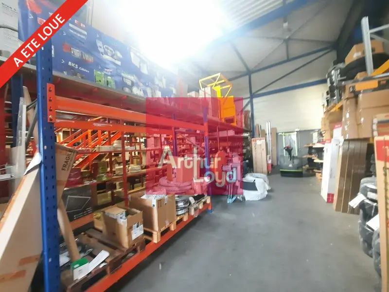 LA ROCHE BLANCHE A LOUER LOCAL ACTIVITE 364 M²