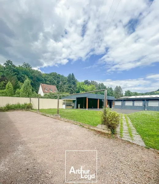 Entrepôt / Activité à vendre - La Chapelle-Aux-Brocs (19360) - 260 m²