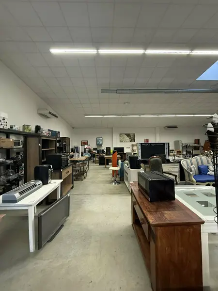 Local Commercial à louer - Sarlat-La-Canéda (24200) - 600 m² - 3 600 €/mois