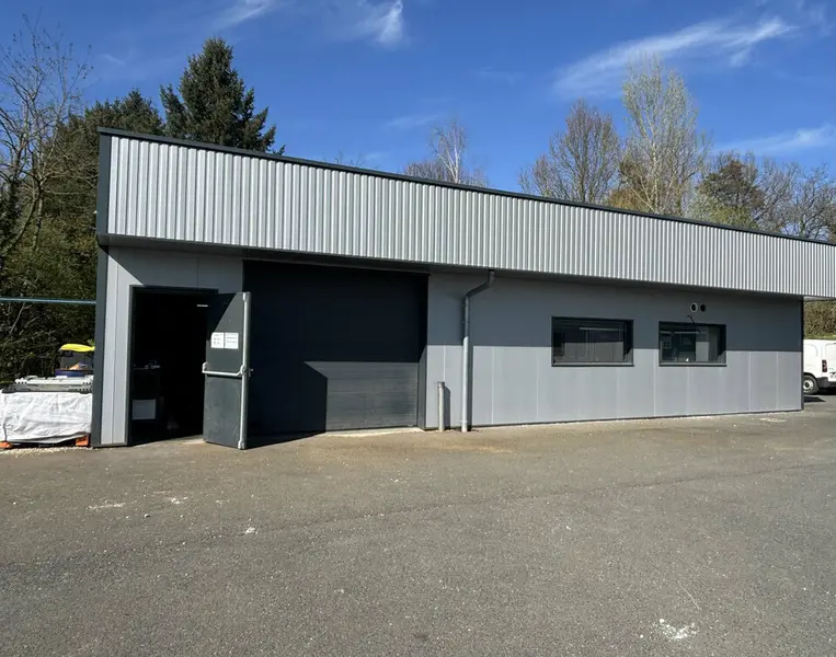Entrepôt / Activité à louer - Donzenac (19270) - 180 m² - 1 146 €/mois