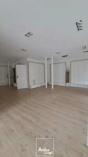 A vendre Local commercial  180m² Brive-la-Gaillarde