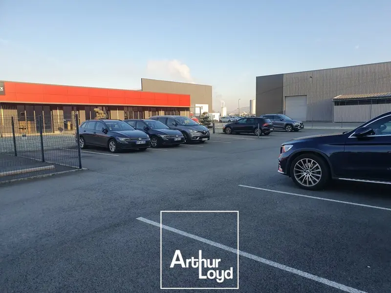 A louer Bureaux 80m² Chartrier-Ferrière