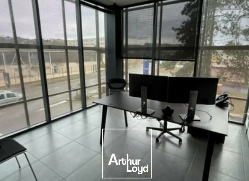 A louer Bureaux 196m² Cahors
