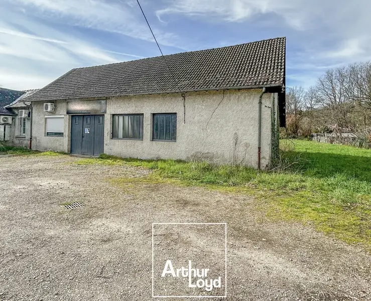 Entrepôt / Activité à louer - La Chapelle-Aux-Brocs (19360) - 140 m² - 499 €/...
