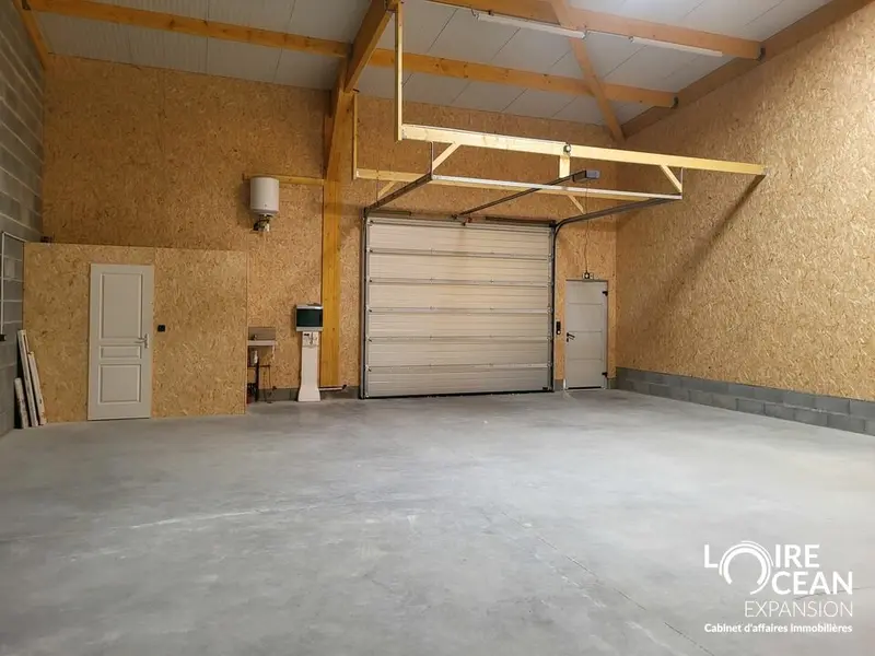 Entrepôt / Activité à louer - Saint-Brevin-Les-Pins (44250) - 118 m² - 850 €/...
