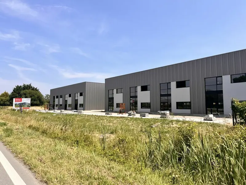 A vendre Locaux d'activité 1200m² Thouaré-sur-Loire