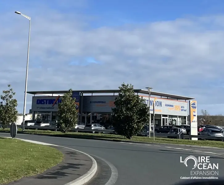 Local Commercial à louer - Cholet (49300) - 1228 m² - 12 769 €/mois