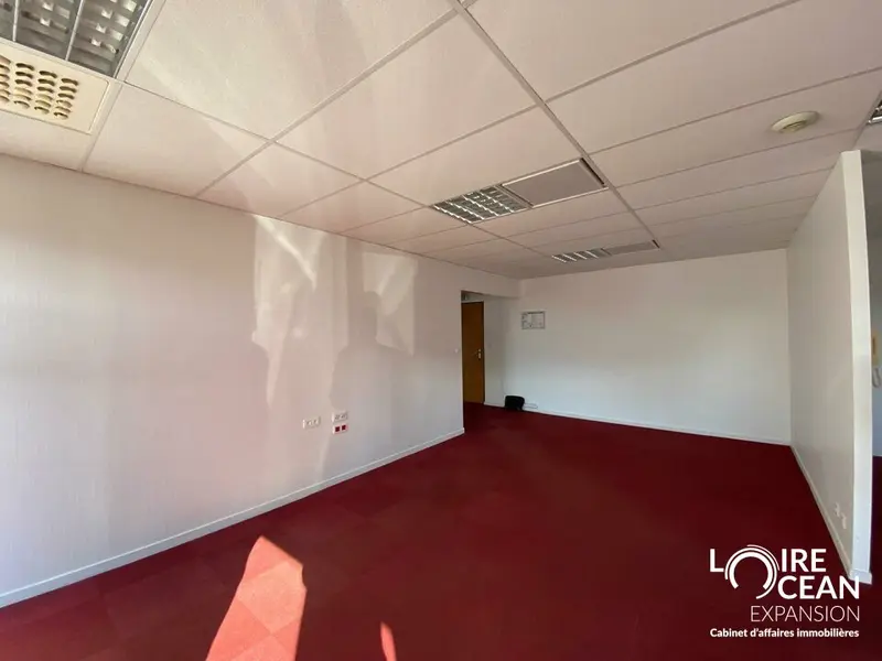 A LOUER BUREAUX / ZONE POLE SUD