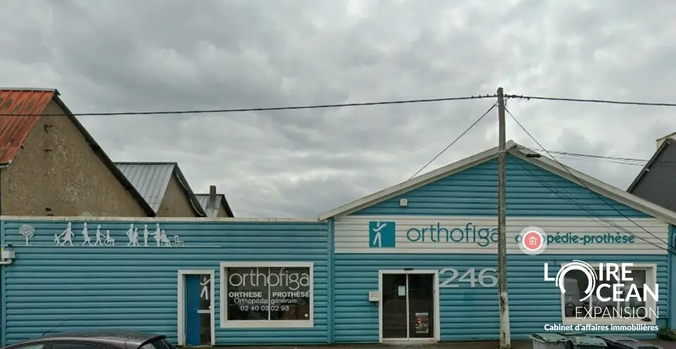 AU SUD DE NANTES SUR UN AXE A FORT TRAFIC