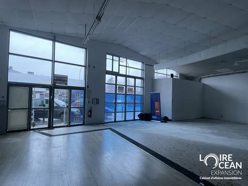 Local Commercial à louer - Cholet (49300) - 510 m² - 4 117 €/mois