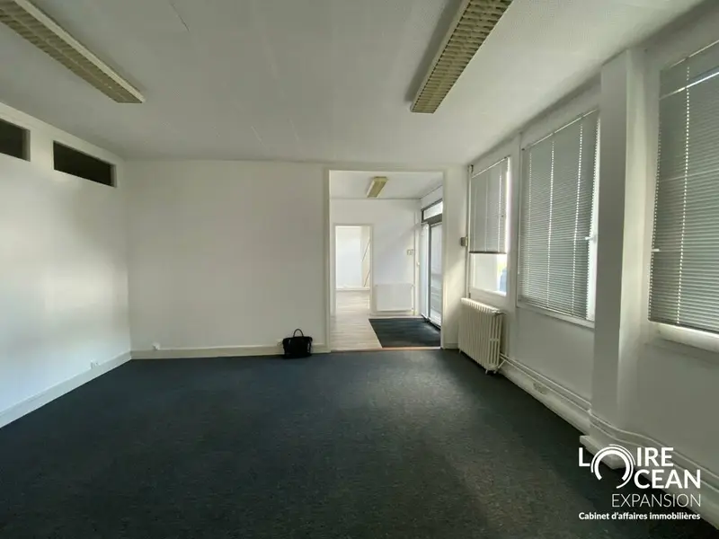 Bureau à louer - Nantes (44300) - 191 m² - 1 200 €/mois