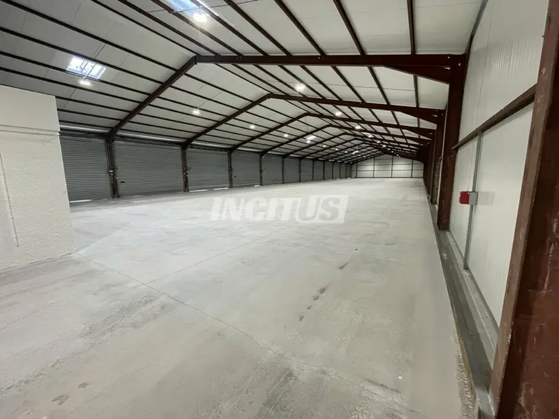 A louer Entrepôt 1660m² Bon-Encontre