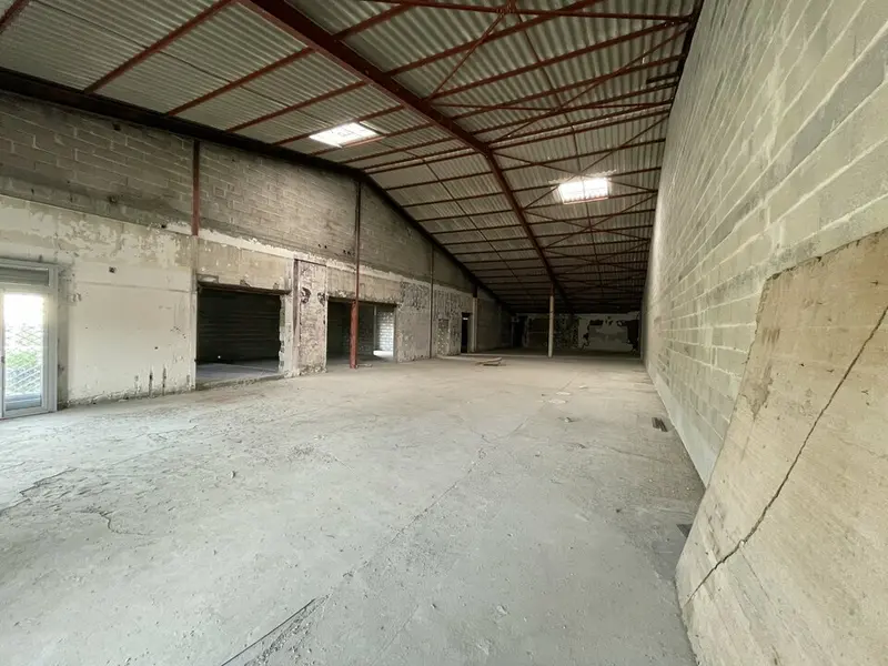 A louer Local commercial  550m² Bon-Encontre