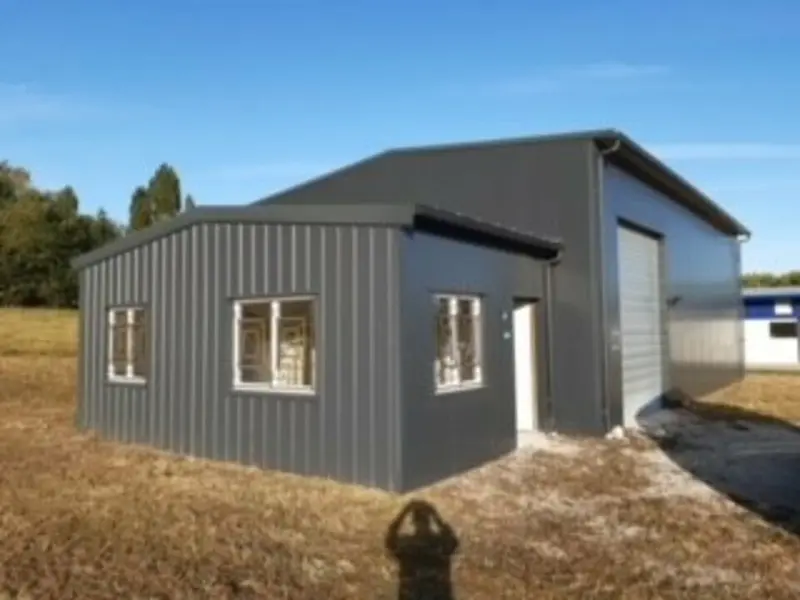 Local d'activité Récent Parfait état à 10 minutes de l'autoroute