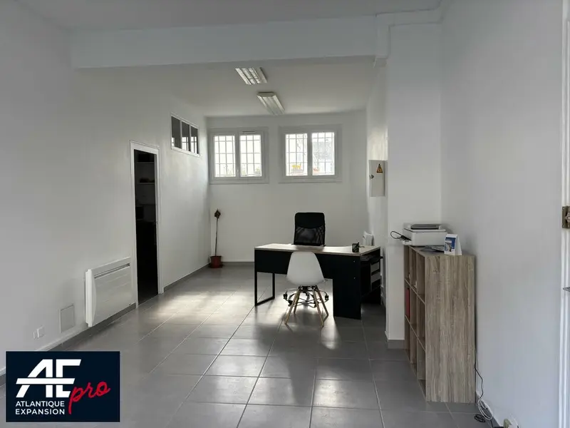 A louer Local commercial  43.76m² Saint-Nazaire