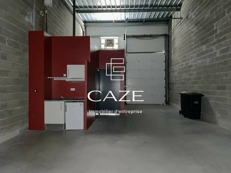 LOCAL D'ACTIVITE - SAINT JEAN D'ILLAC