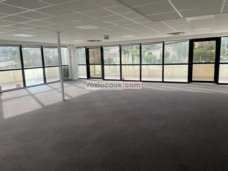 A louer : bureaux de 485 m2 divisibles à partir de 240 m2 à Vallauris