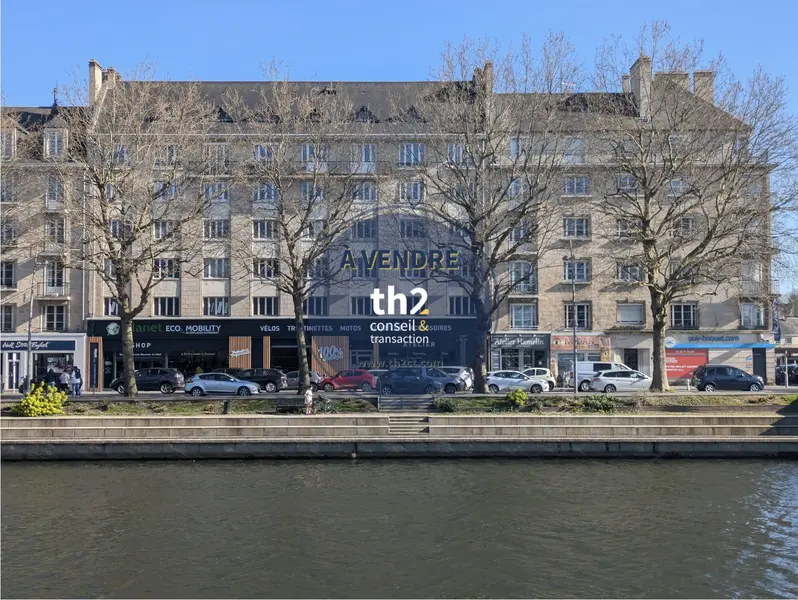 À VENDRE - PLATEAU DE BUREAUX