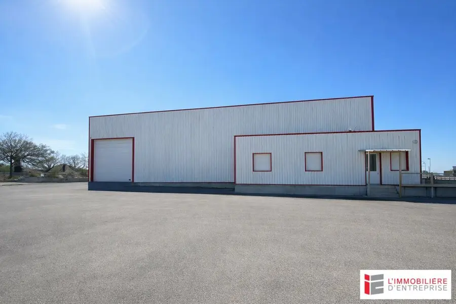 A vendre Locaux d'activité 1725m² Amanlis