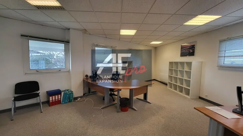 PLATEAU DE BUREAU à VENDRE de 233 m²