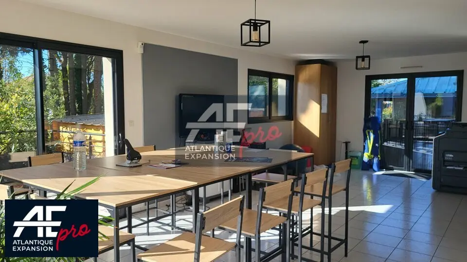 Entrepôt / Activité à louer - Saint-Nazaire (44600) - 327 m² - 3 106 €/mois