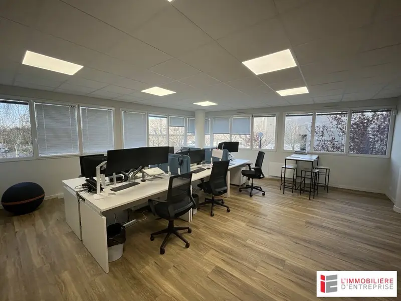 SAINT MALO : VENTE BUREAUX 140 M² IDEALEMENT PLACES