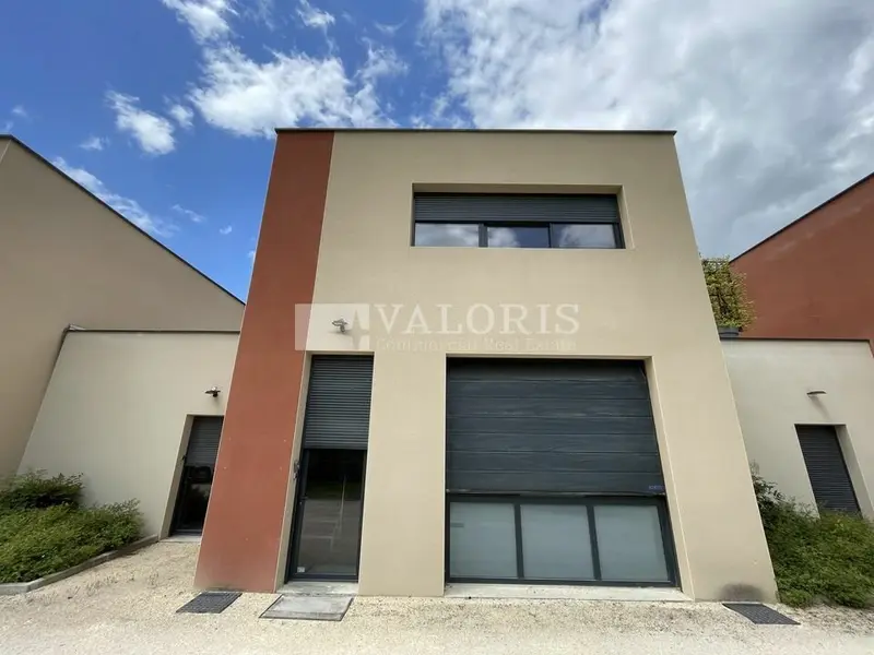 Entrepôt / Activité à louer - Sainte-Foy-Lès-Lyon (69110) - 167 m² - 2 200 €/...