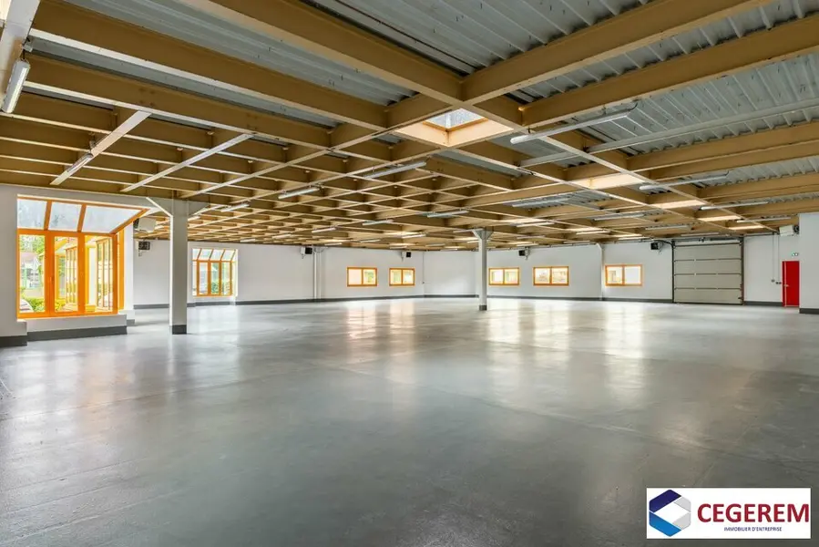 LOCAL D'ACTIVITE A PARTIR DE 763 M2 A CROISSY BEAUBOURG