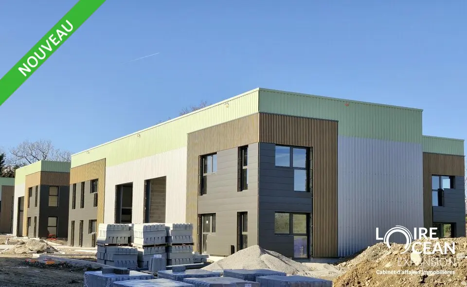 LOCAL D'ACTIVITE A LA LOCATION - VILLAGE LES MALOUINES