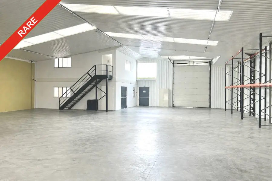 Entrepôt / Activité à louer - Riom (63200) - 1050 m² - 5 000 €/mois