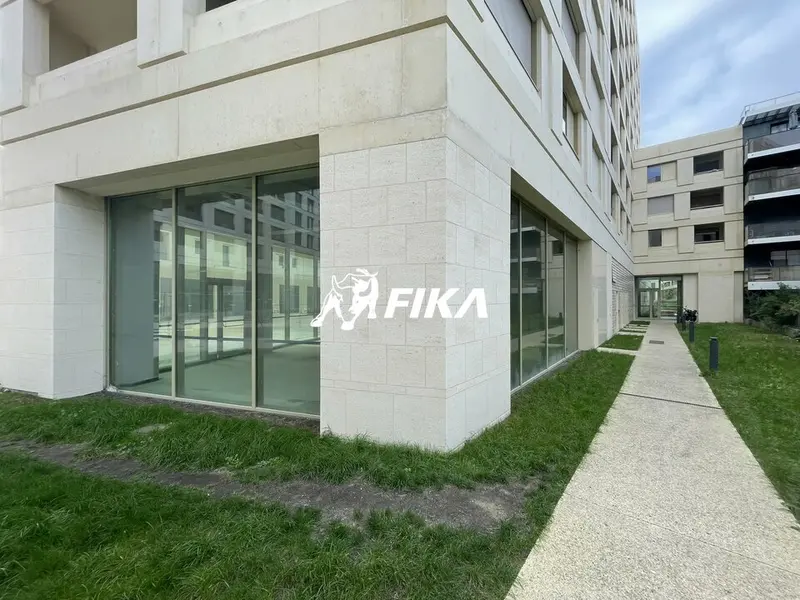Local Commercial à louer - Bordeaux (33800) - 162 m² - 3 983 €/mois