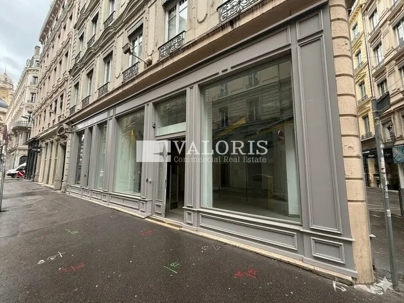 A louer Local commercial  291m² Lyon 01