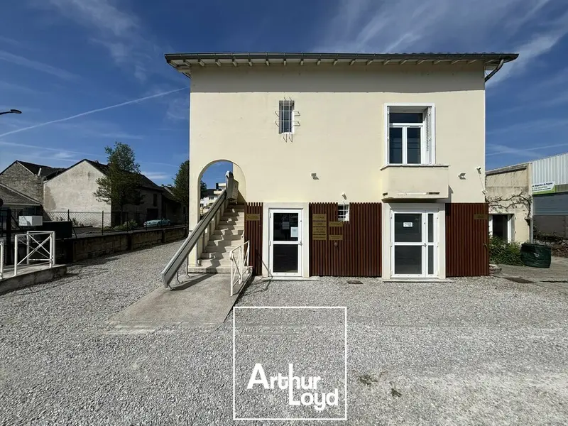 A LOUER Local Professionnel de 12 m2 -Brive-Parking