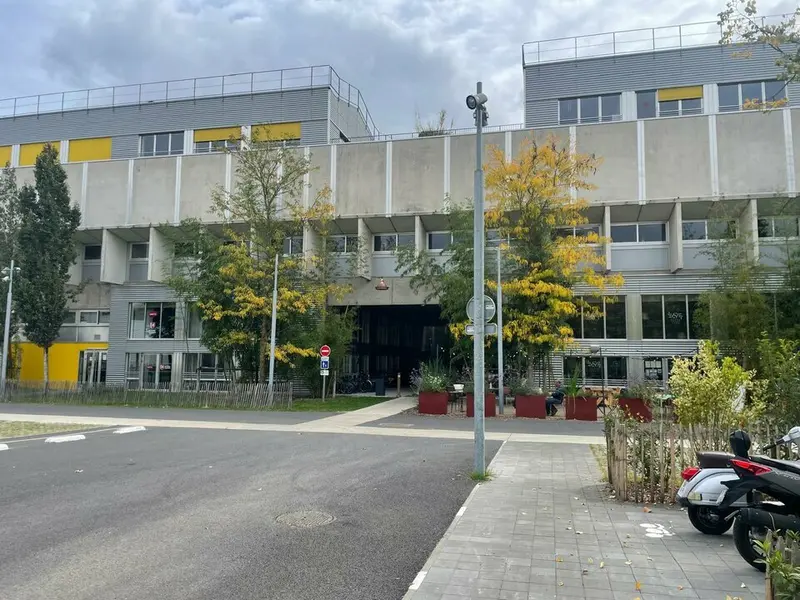 Bureau à louer - Bègles (33130) - 210 m² - 2 800 €/mois