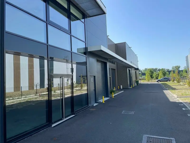Entrepôt / Activité à louer - Mérignac (33700) - 290 m² - 2 818 €/mois