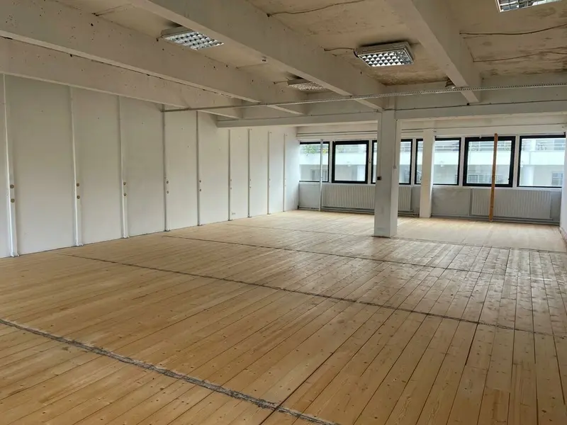 Bureau à louer - Bordeaux (33000) - 125 m² - 1 500 €/mois
