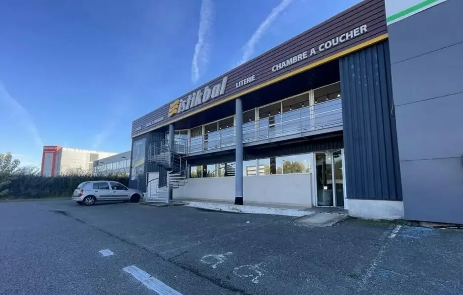 LOCAL COMMERCIAL A LOUER - BORDEAUX ZA ALFRED DANEY - BELLE VISIBILITE