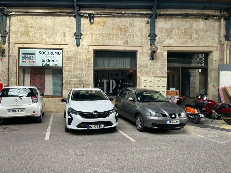 Local Commercial à louer - Bordeaux (33300) - 736 m² - 6 666 €/mois