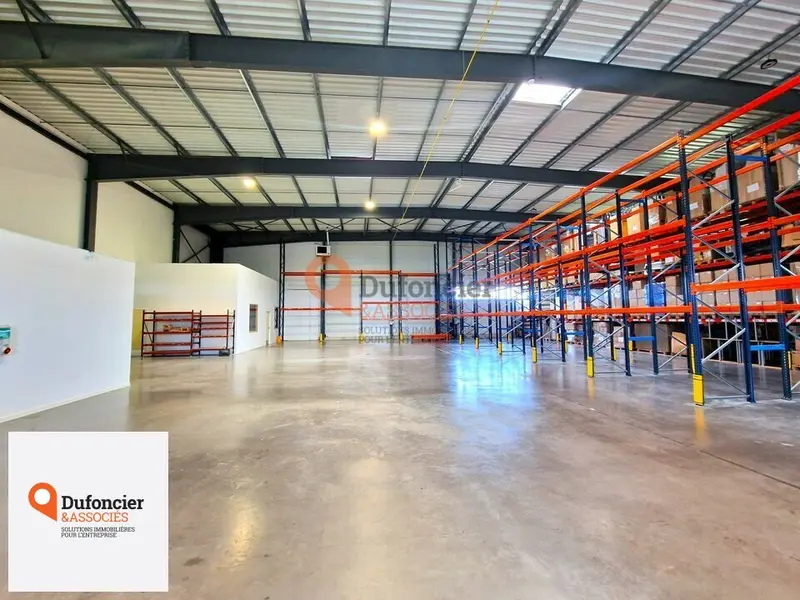 Entrepôt / Activité à louer - Dissay (86130) - 1166 m² - 6 877 €/mois
