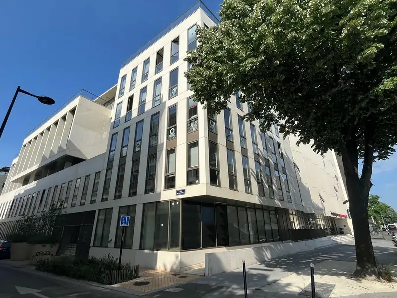 Bureau à louer - Bordeaux (33800) - 370 m² - 6 783 €/mois