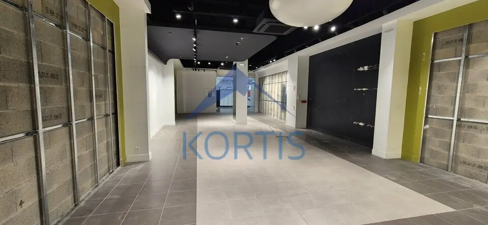 Local Commercial à louer - Mâcon (71000) - 452 m² - 7 660 €/mois