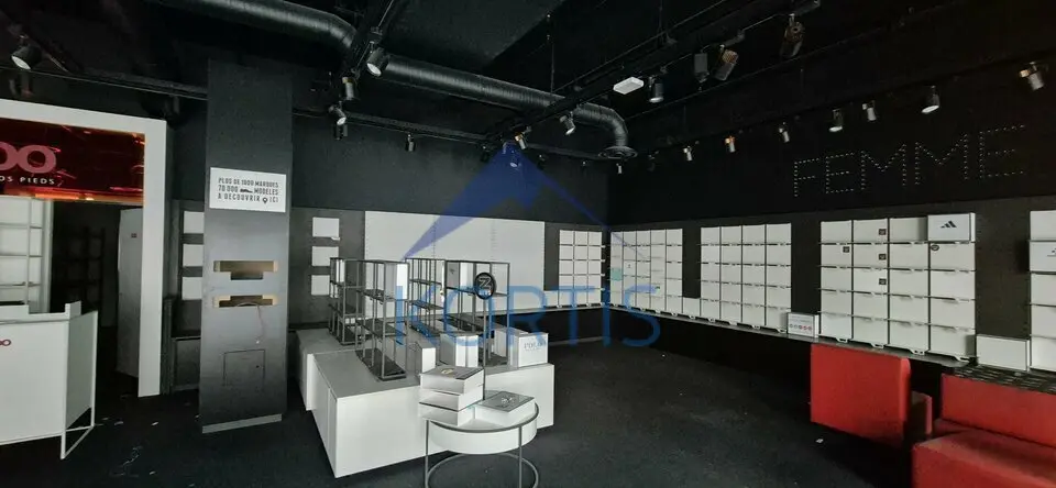 Local Commercial à louer - Besançon (25000) - 180 m² - 4 200 €/mois