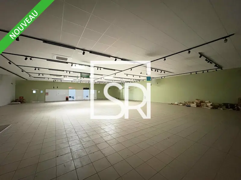 Local Commercial à louer - Clermont-Ferrand (63100) - 660 m² - 6 050 €/mois