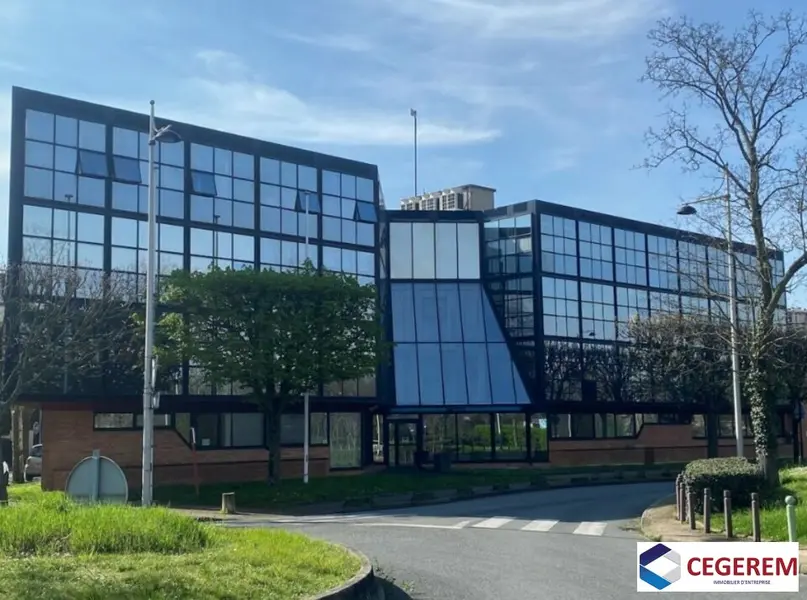 Bureau à louer - Champigny-Sur-Marne (94500) - 256 m² - 3 424 €/mois