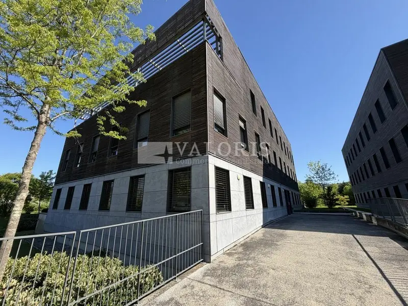 A louer Bureaux 243m² Limonest