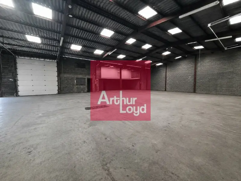 Entrepôt / Activité à louer - Aubière (63170) - 945 m² - 5 000 €/mois