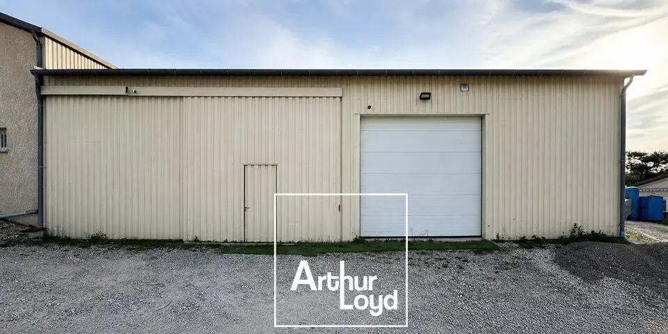 A LOUER Local d'activité de 220m2-Cosnac