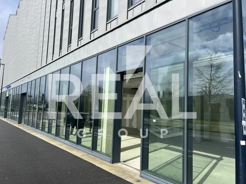 Local Commercial à louer - Bordeaux (33300) - 216 m² - 4 140 €/mois