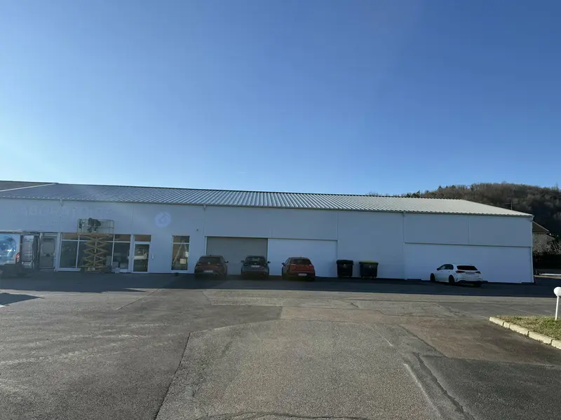 A louer Local commercial  250m² La Chapelle-aux-Brocs
